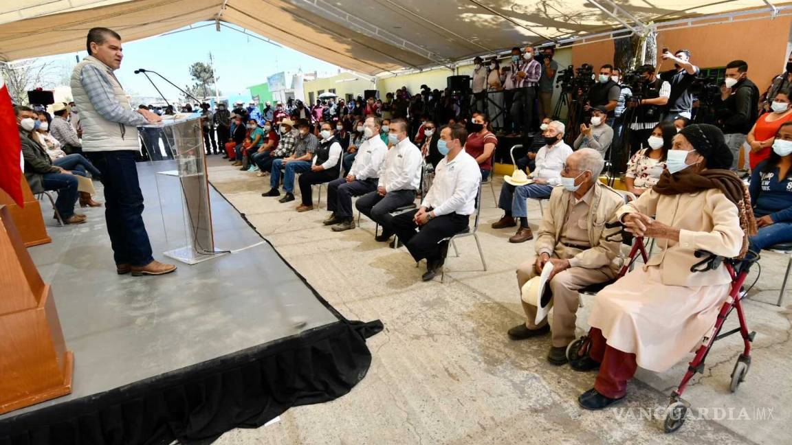 Gobierno de Coahuila entrega apoyo a productores de San Antonio de las Alazanas