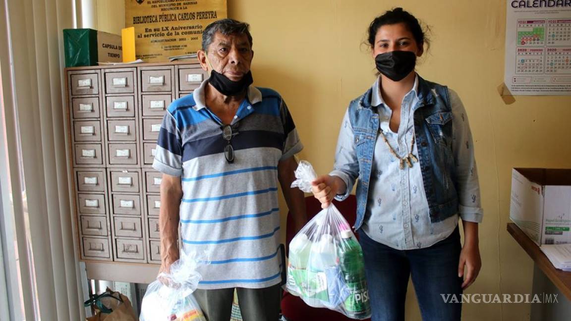 Gobierno de Sabinas entrega apoyos alimentarios y kits de limpieza a músicos