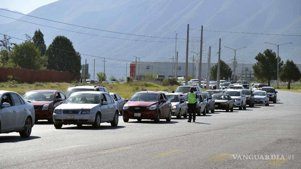 Abarrotan módulo de El Mimbre en Saltillo