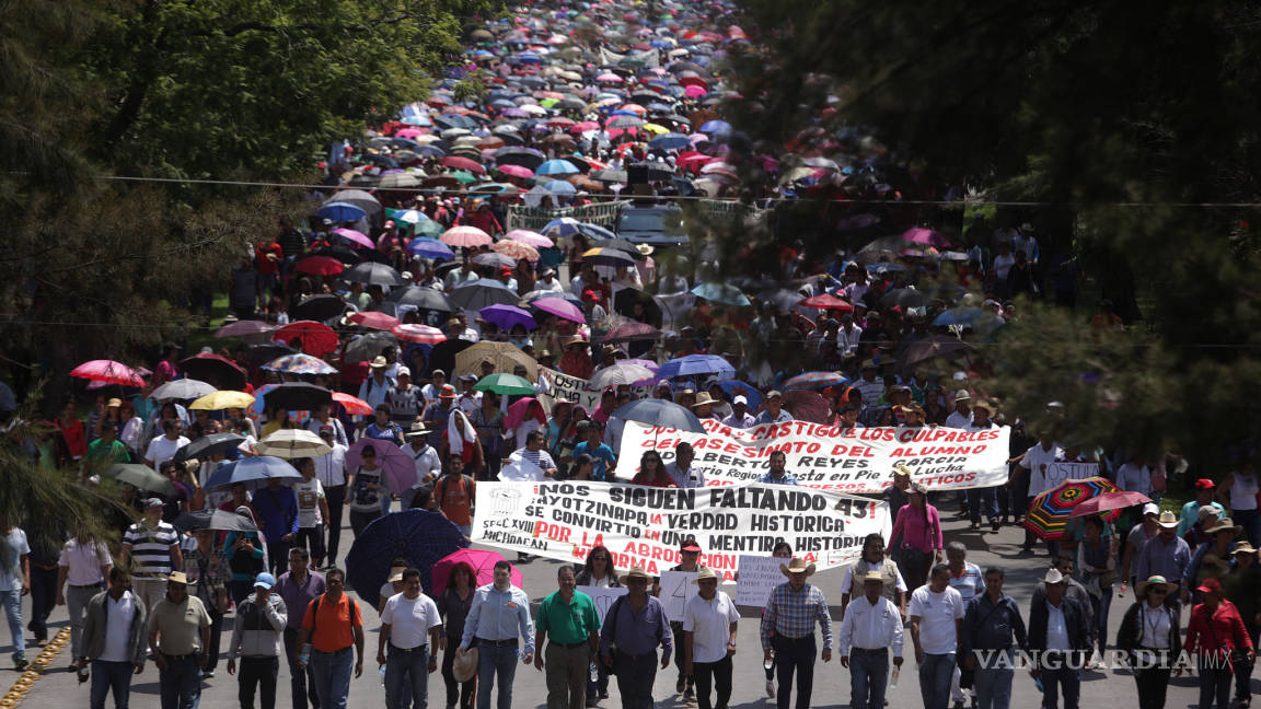 Maestros dejarán sin clases a 400 mil en Michoacán