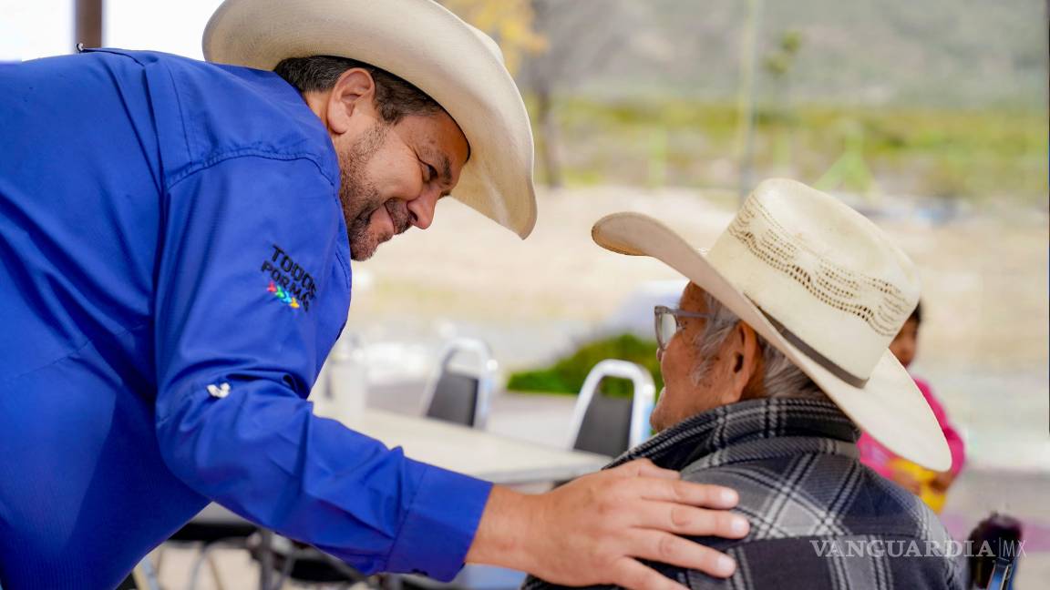 $!Los apoyos incluyeron cemento, block, varilla, tinacos, sanitarios y otros materiales para mejorar los servicios sanitarios.