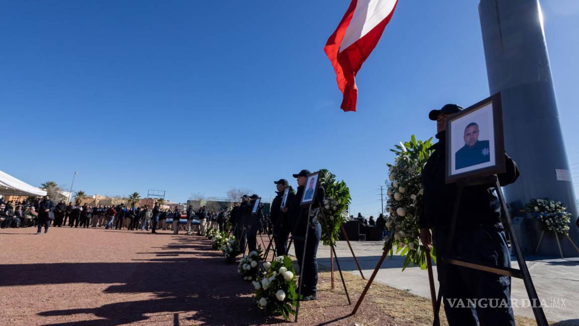 Homenajean a policías asesinados en Cereso número 3 de Ciudad Juárez