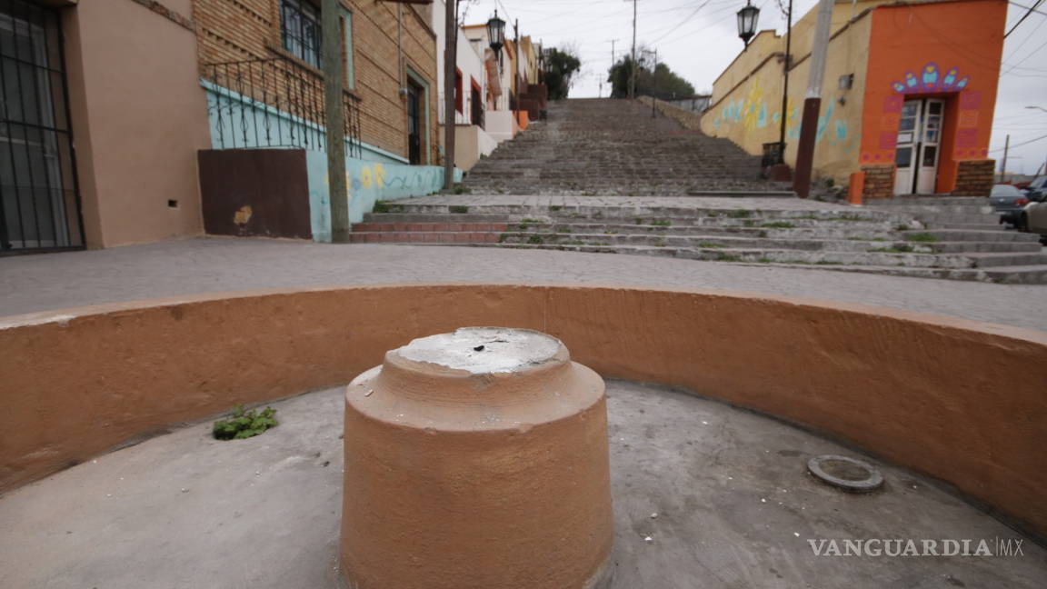 Desaparece icono del barrio saltillense, tumban fuente de Santa Anita