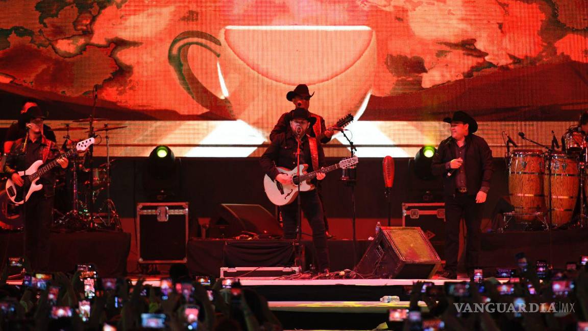 $!El grupo Duelo se presentó en el cierre de campaña de Manolo Jiménez.