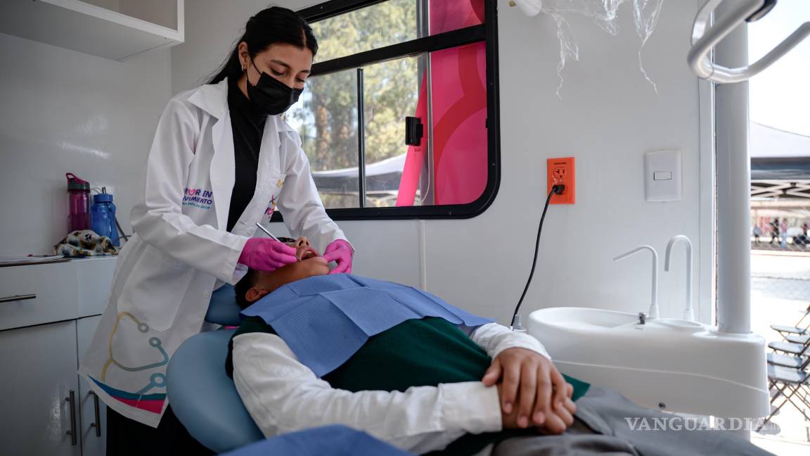 $!Además de las valoraciones dentales, quienes requieren lentes o aparatos auditivos los reciben sin costo.