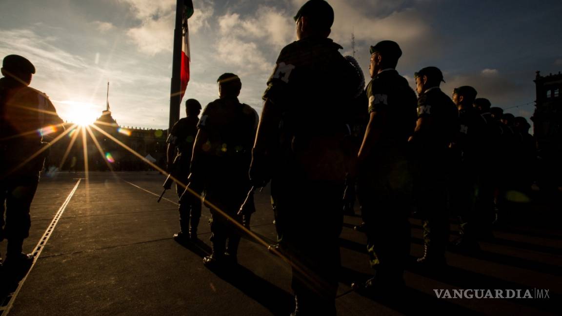 Bandera a media asta por 50 años de la matanza de Tlatelolco en México