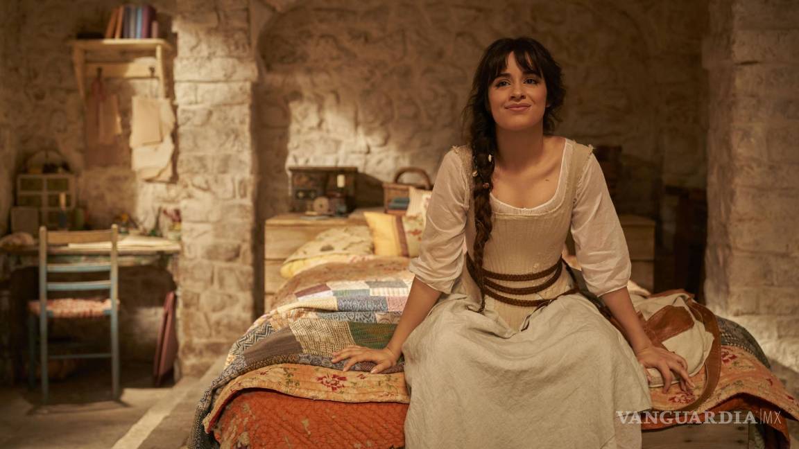$!Pero ahora, en el mundo de Amazon Prime, la nueva versión musical de “Cinderella” muestra a Camila Cabello como una moderna Cenicienta latina y feminista.