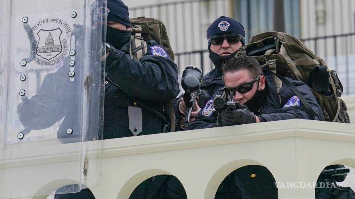 $!Asalto al Capitolio, un día histórico y lamentable que golpea la democracia en EU (fotos)