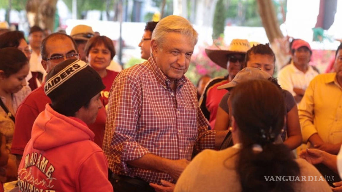 López Obrador de gira en Nayarit, critica a candidatos que “roban poquito”