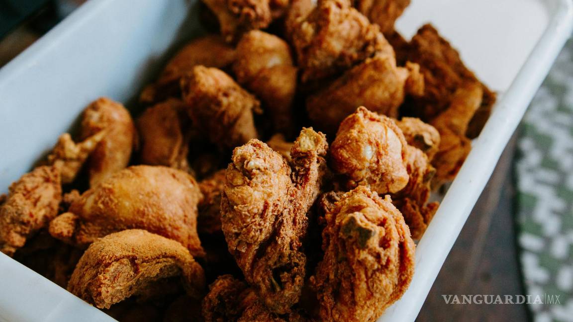 $!Los alimentos fritos y grasos, como papas fritas, pollo frito y carnes grasosas, son difíciles de digerir.