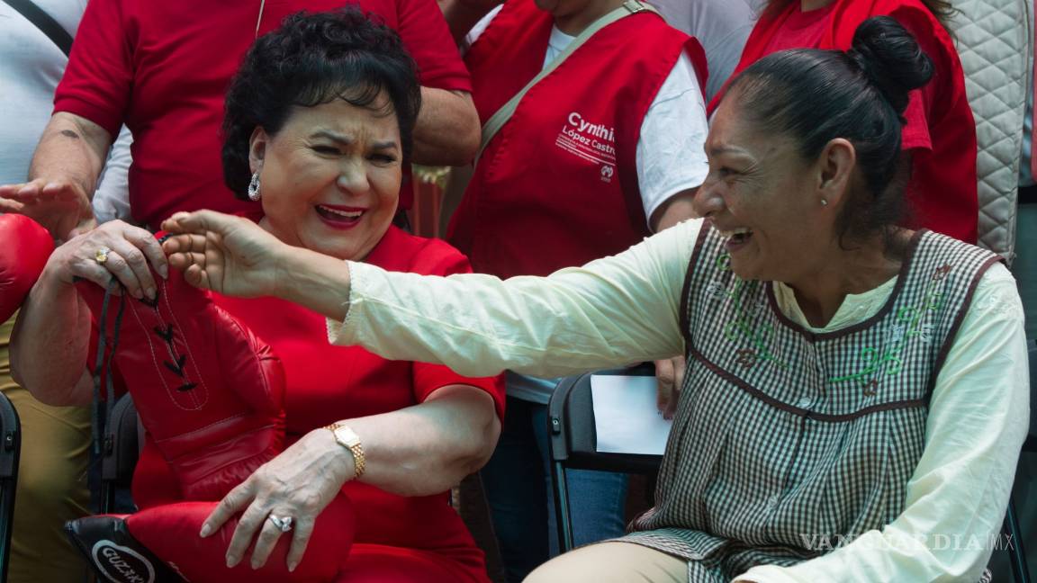 $!De Carlos Villagrán ‘Kiko’ a Laura Zapata, celebridades que saltaron de los escenarios a la política