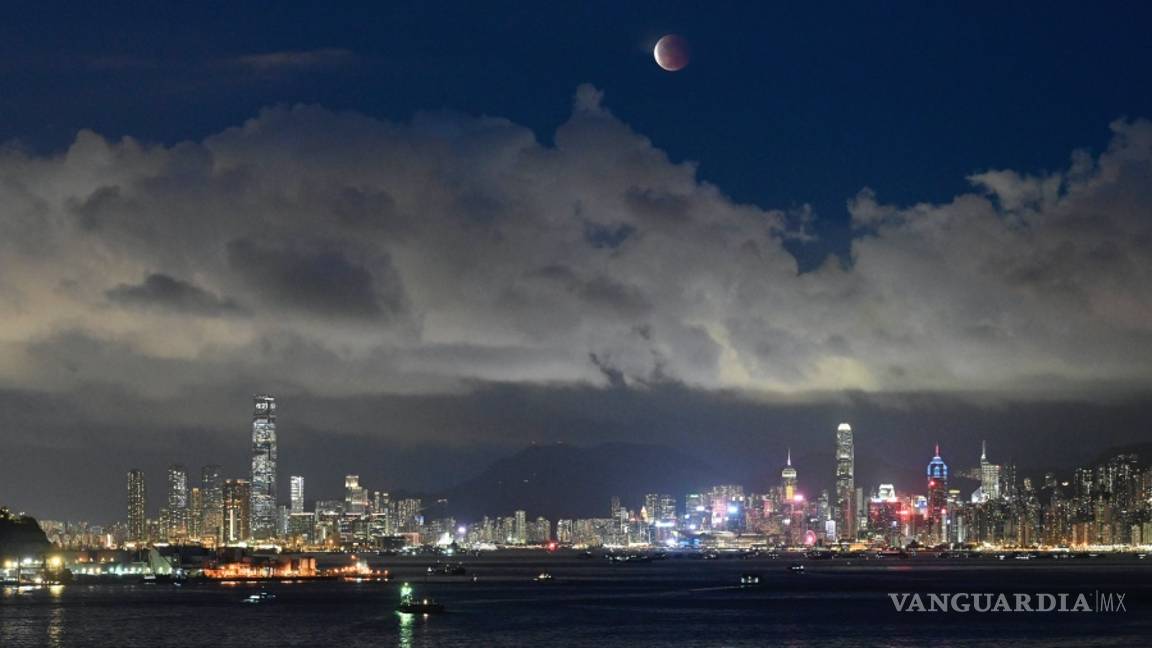 $!Imágenes de la asombrosa Superluna de sangre que coincide con un eclipse lunar