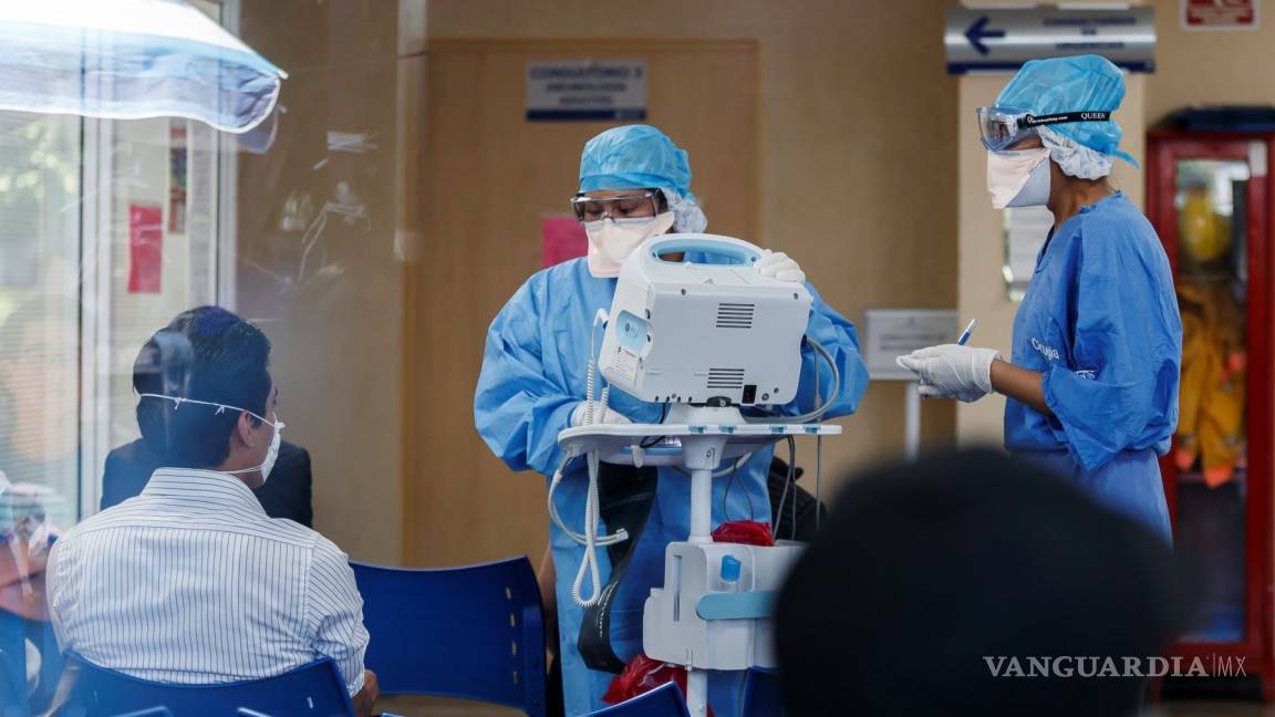 Recursos médicos escasos y atrapados en dos pandemias