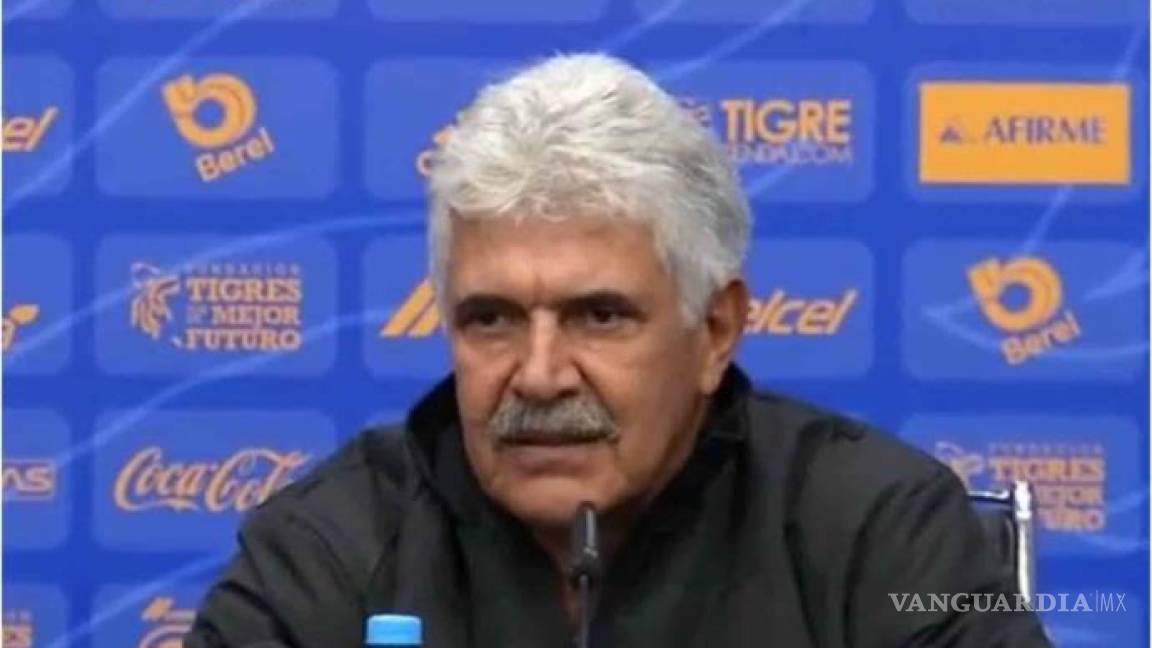 ‘¿Hay viejas, maricones?’... ‘Tuca’ Ferretti causa polémica por declaraciones en rueda de prensa (video)
