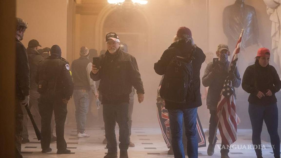 $!Asalto al Capitolio, un día histórico y lamentable que golpea la democracia en EU (fotos)