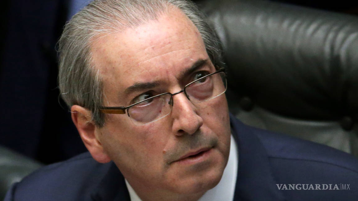 Suspende a Cunha, líder legislativo de Brasil