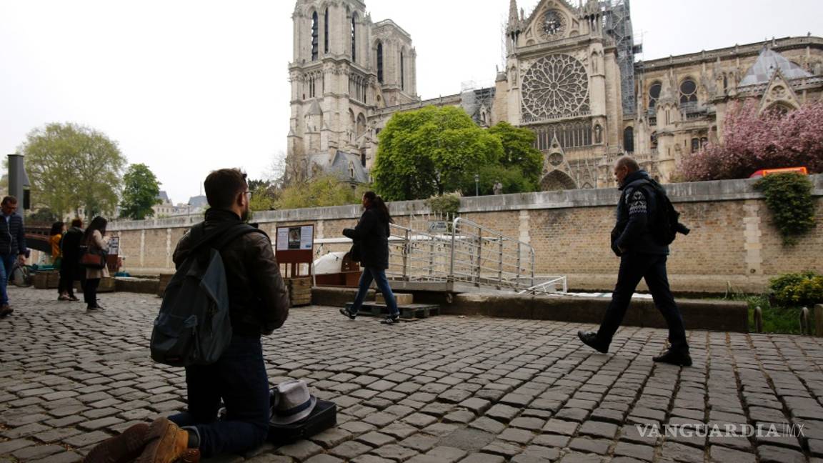 $!Catedral de Notre Dame, el día después (fotogalería)