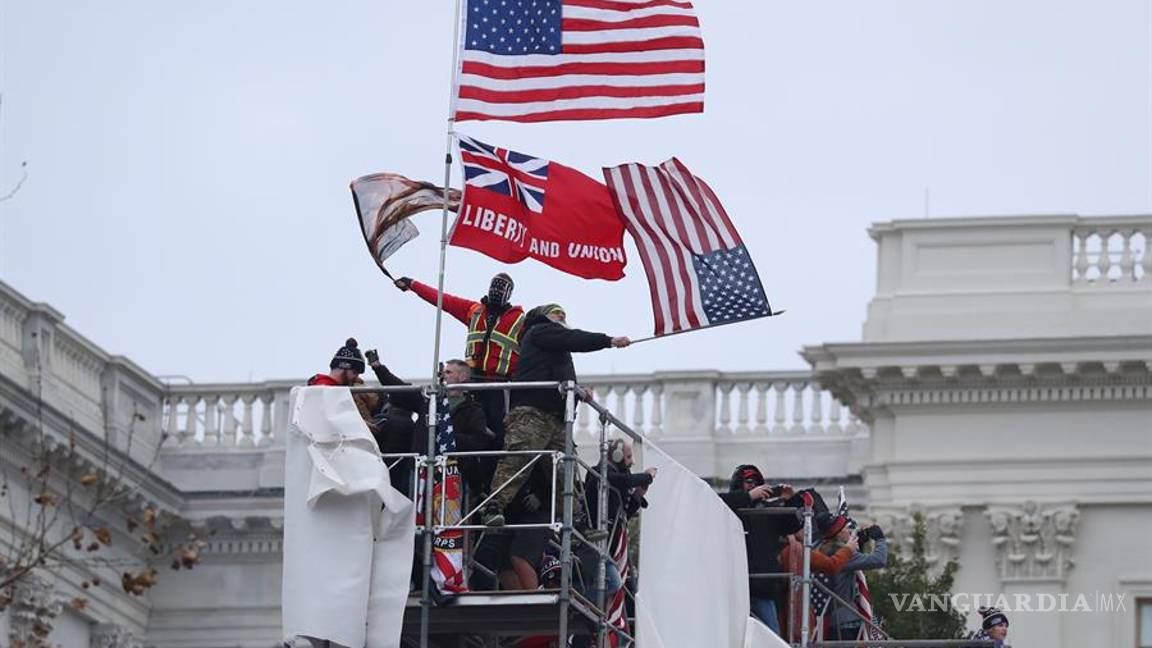 $!Asalto al Capitolio, un día histórico y lamentable que golpea la democracia en EU (fotos)