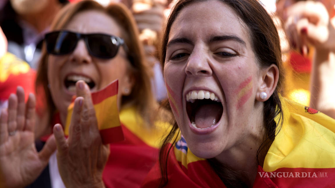 &quot;No&quot; a independencia de Cataluña: Miles marchan en Barcelona