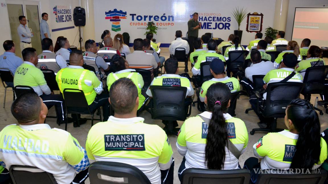 Tránsitos de Torreón reciben el taller “Conductor 911, Protocolo Fácil Para Un Ciudadano Difícil”