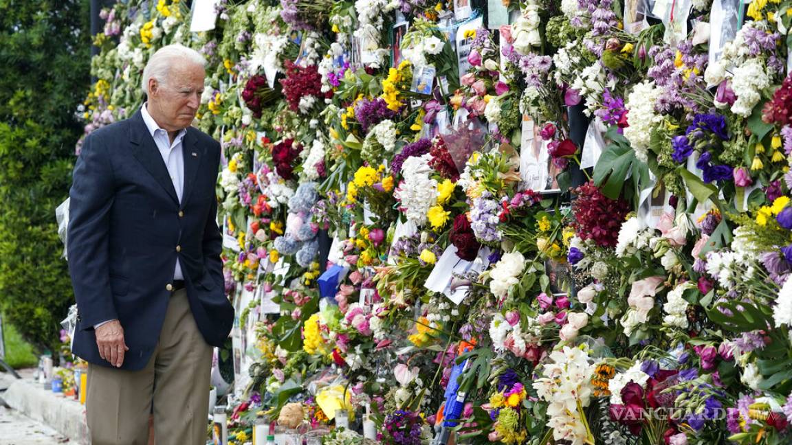 Promete Biden estar en contacto con familiares de víctimas de derrumbe en Miami