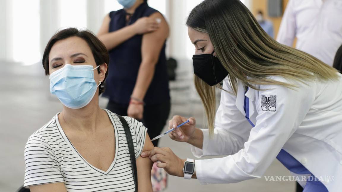 Clases presenciales podrían ser 15 días después de vacunación a maestros: SEP
