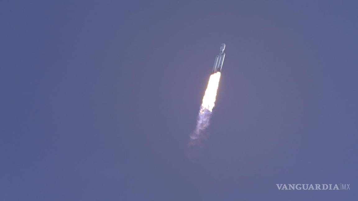 Despega el cohete Falcon Heavy con dos satélites de las Fuerzas Armadas de Estados Unidos