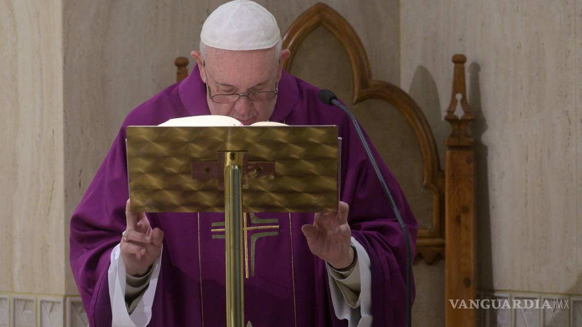 Papa Francisco pide mantener la esperanza durante esta pandemia en misa Sábado Santo