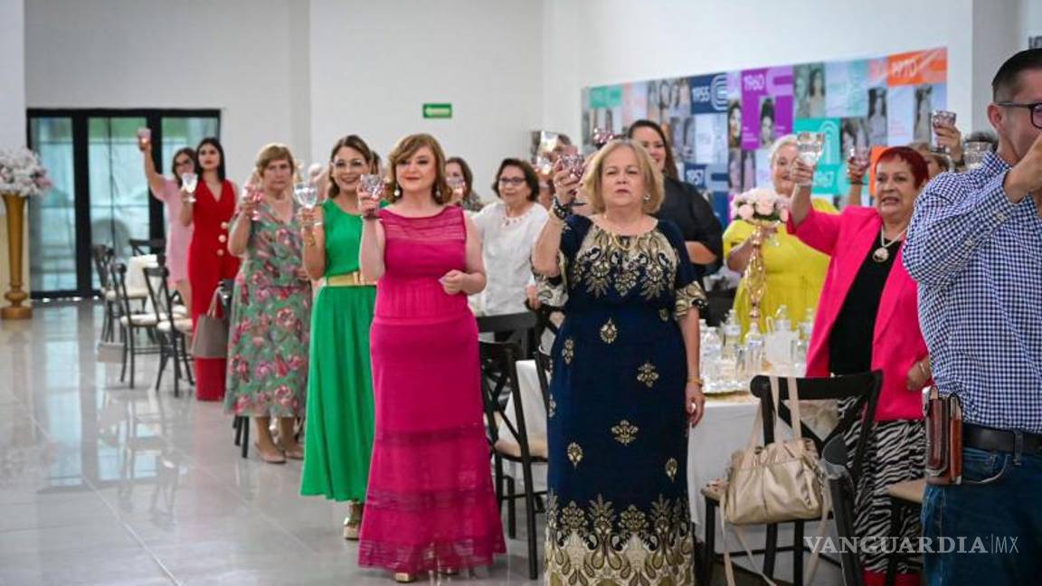 $!San Buenaventura: Entre coronas y recuerdos, rinden homenaje a reinas del 14 de Julio