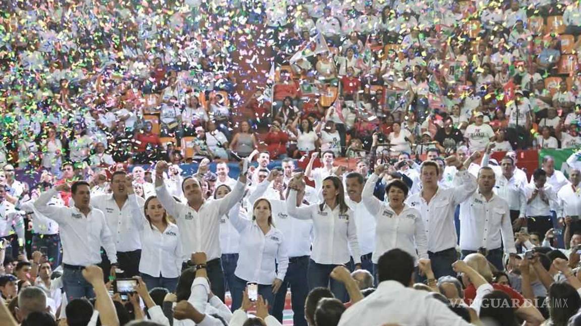 $!Elecciones Coahuila 2023: Acompañado de sus militantes, Manolo Jiménez cierra campaña