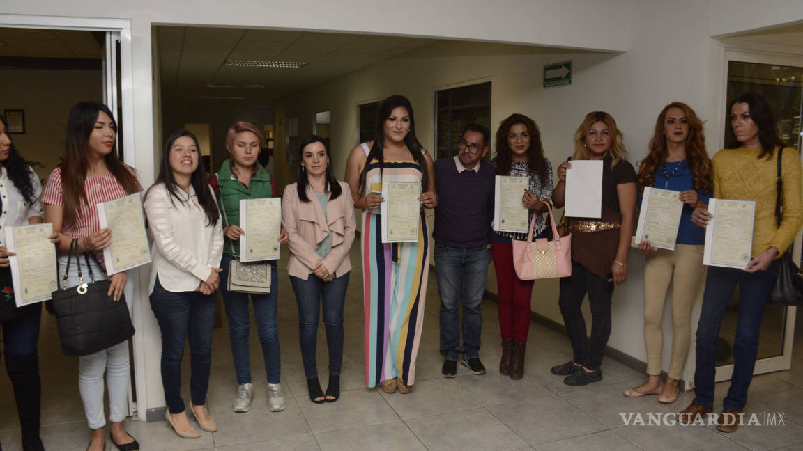 Oficializan mujeres trans cambio de género en Coahuila