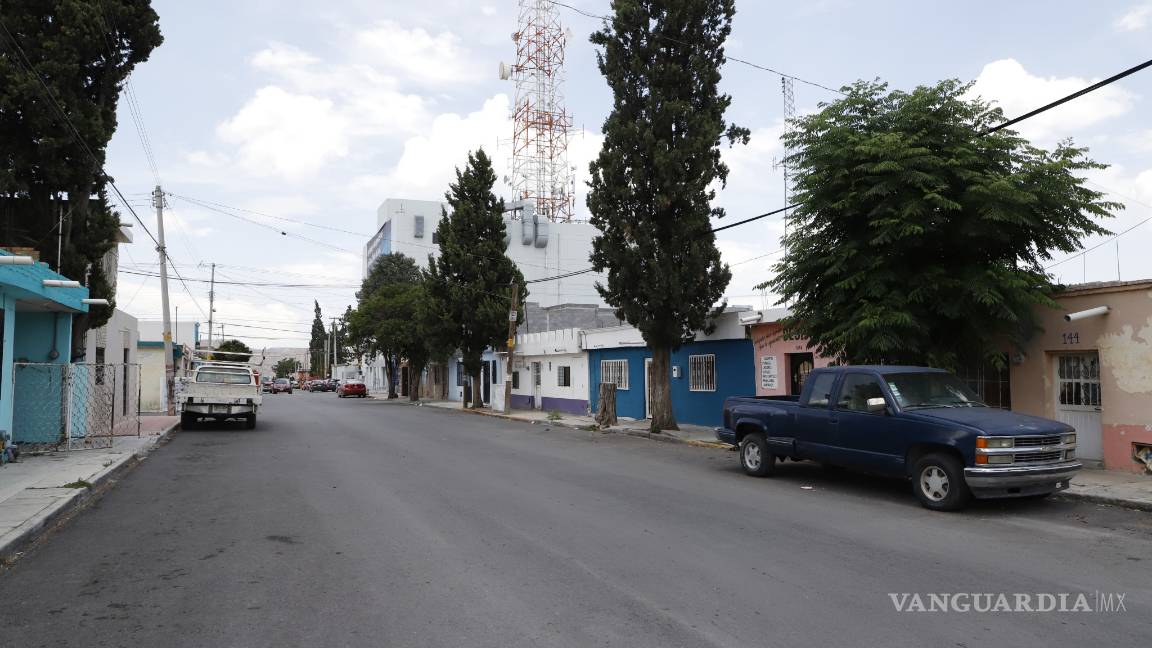 $!Dan crédito a Pemex por recarpeteo de calle en Saltillo