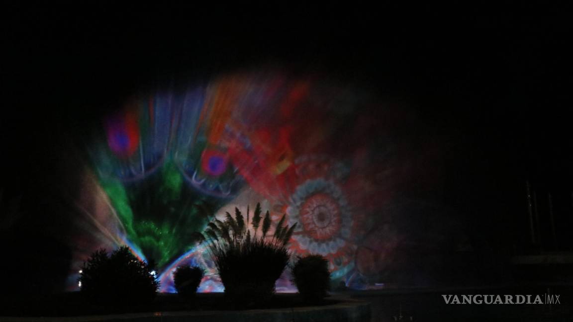 $!Durante el espectáculo se proyectan videos que hablan de la cultura de Saltillo.