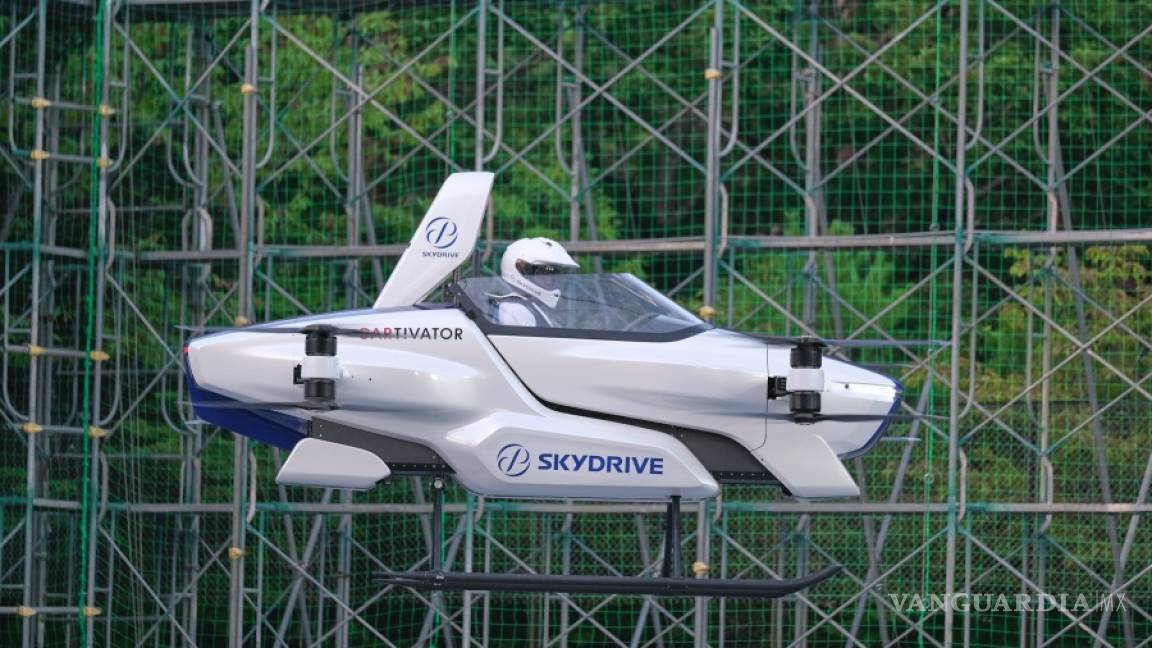 SkyDrive, el auto volador japonés despega con persona a bordo