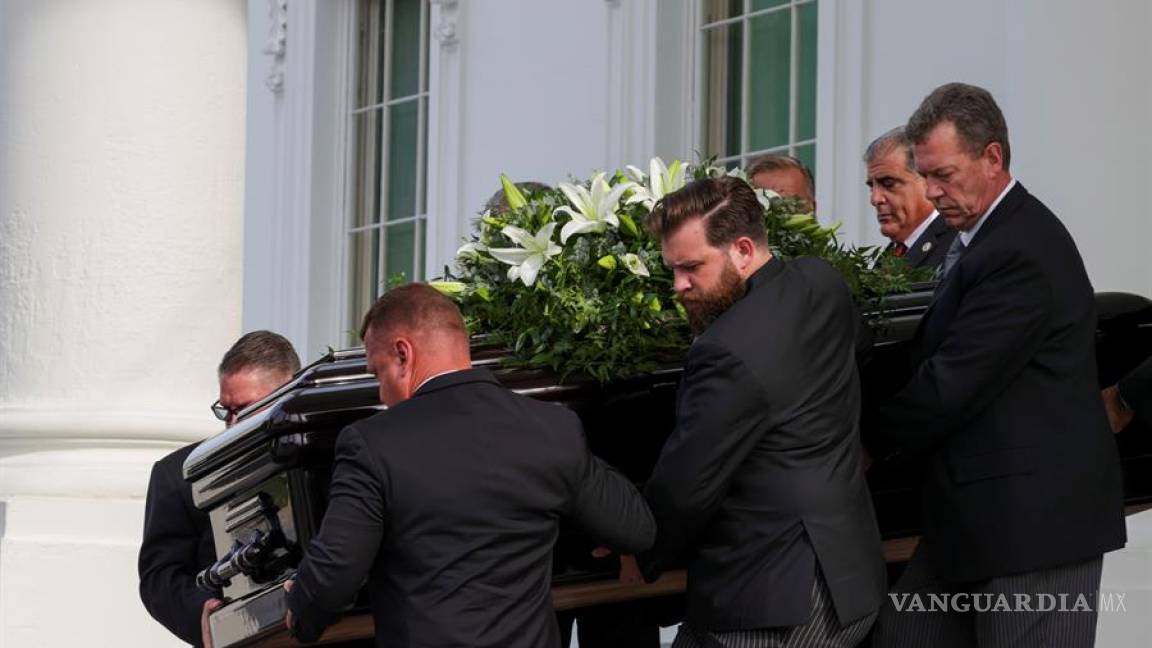Donald Trump rinde tributo a su hermano Robert en su funeral en la Casa Blanca