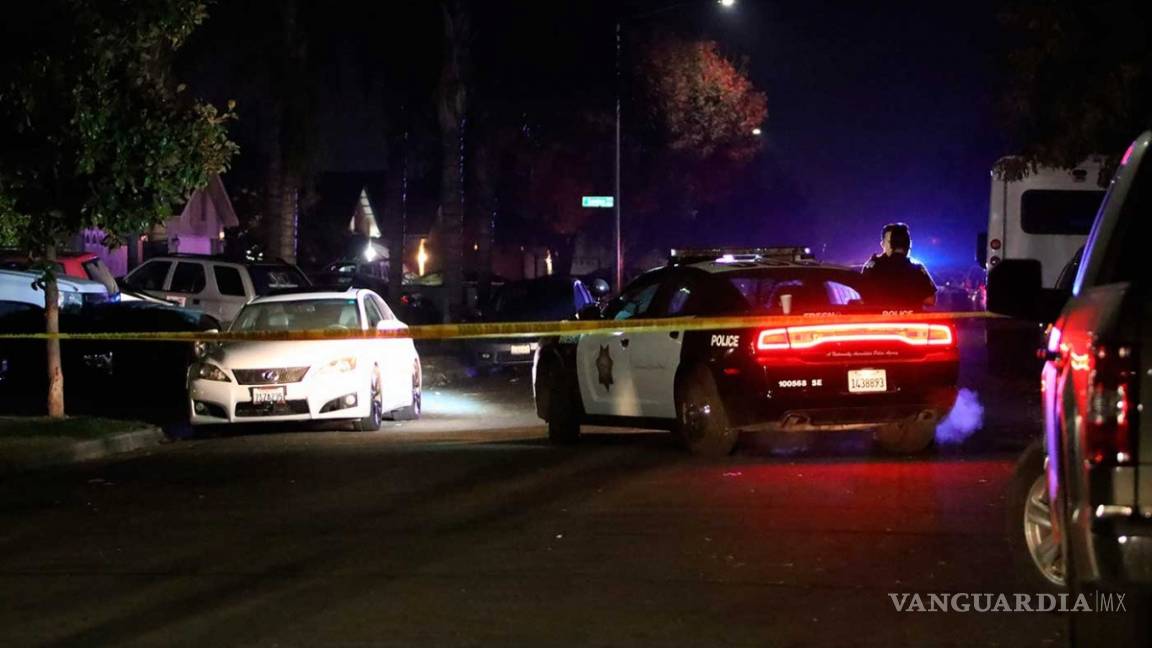 En California son atacados a balazos mientras veían partido de futbol americano; hay 4 muertos