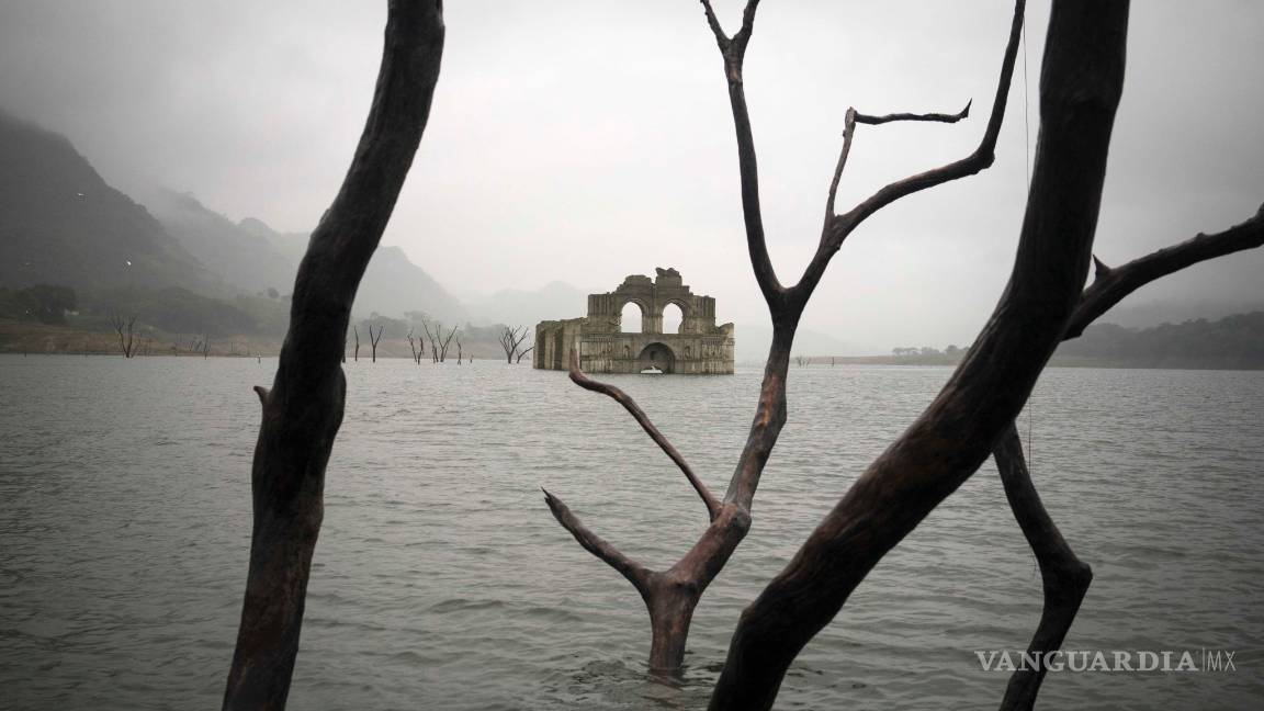 $!Quechula, la iglesia del siglo XVI que emerge de las aguas en Chiapas