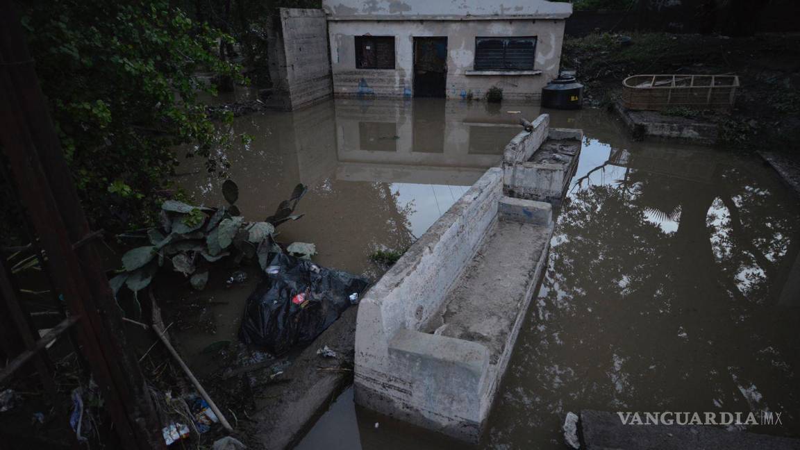 $!Tras fuertes lluvias se registraron desbordes de arroyos en la Región Carbonífera de Coahuila, donde el municipio de Múzquiz quedó prácticamente bajo el agua