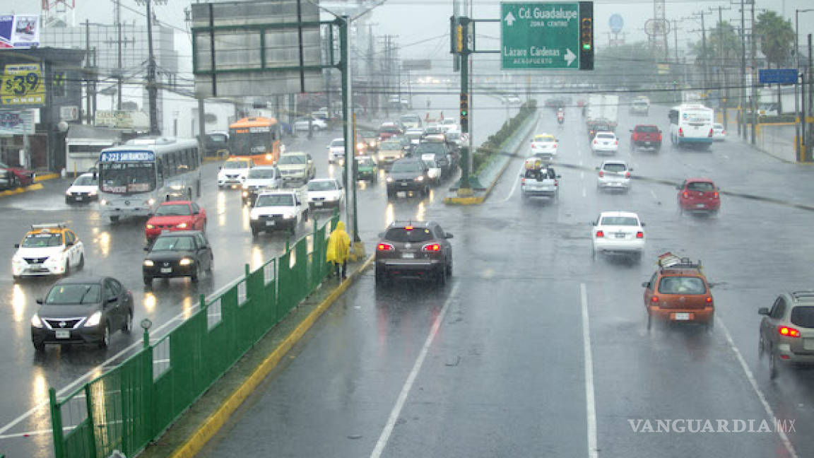 Nuevo León bajo el agua por tormenta 'Fernand'