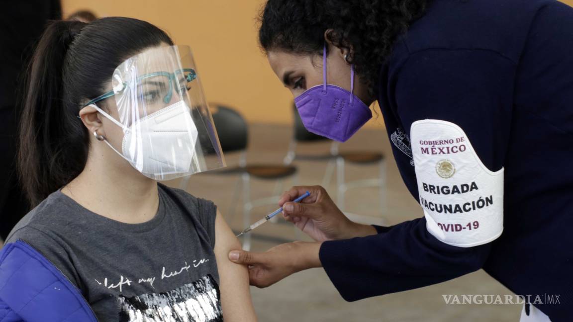 Falta de vacunar el 30% del personal médico en Coahuila, Región Sureste con menor avance