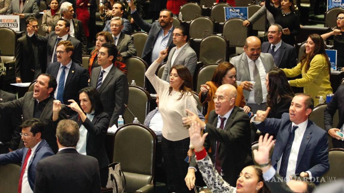 Diputados reanudan debate de Ley de Ingresos y llaman a la civilidad