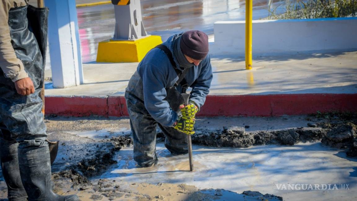 Sigue trabajo de reparación de fugas de agua en Piedras Negras