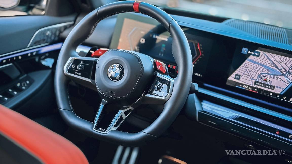 $!Con pantallas de alta resolución y acabados premium, el habitáculo del M5 combina lujo y funcionalidad.