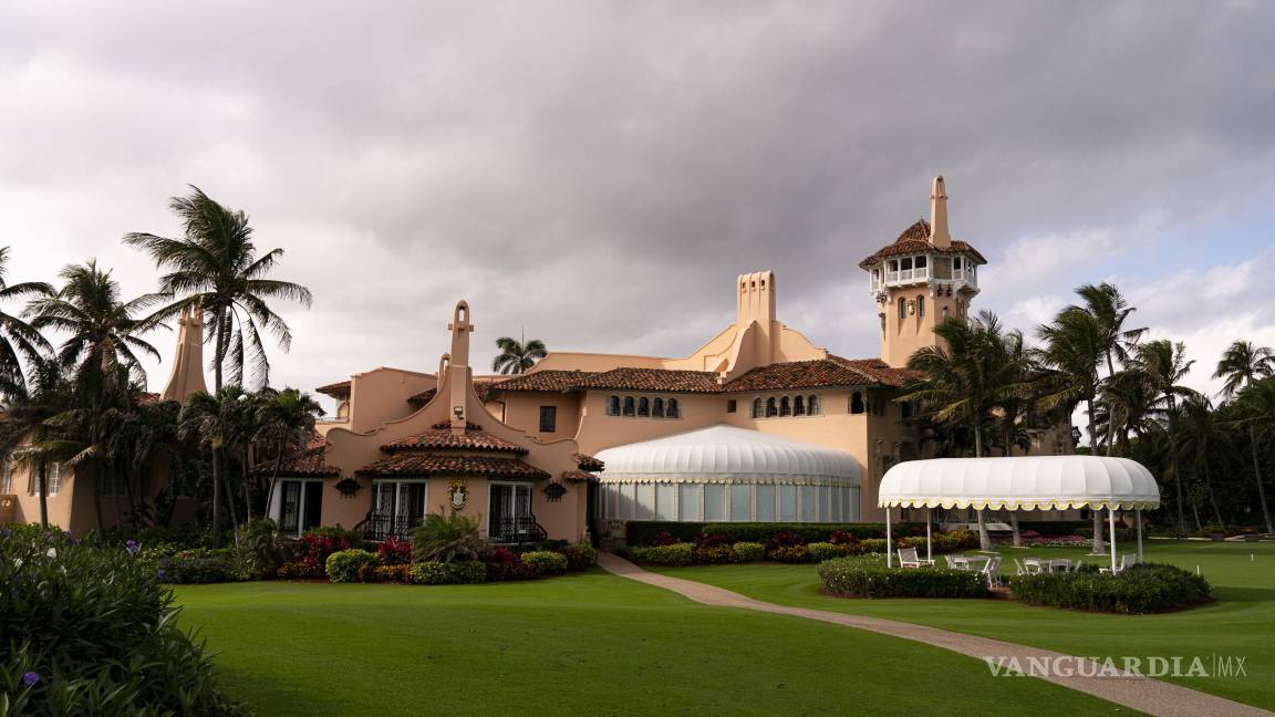 $!El club privado y la casa de Donald Trump, en Palm Beach. El presidente es un usuario frecuente de visas de trabajadores invitados en sus complejos turísticos.