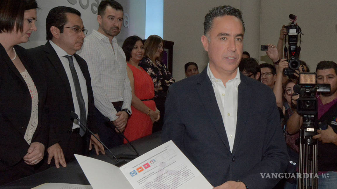 Guillermo Anaya se registra como candidato del PAN a Gobernador de Coahuila