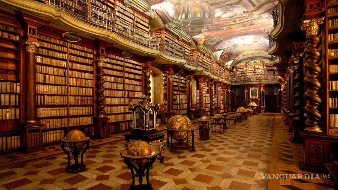 Biblioteca Klementinum en Praga es considerada la más bella del mundo