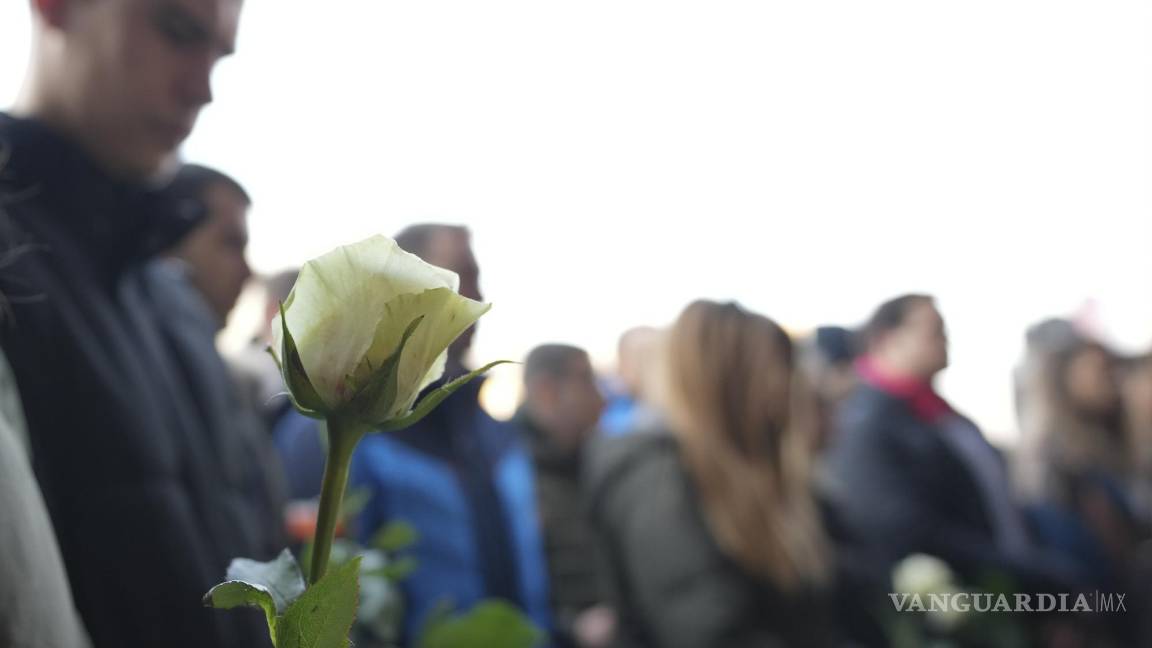 Sentencian a 14 y tres años de prisión a padres de adolescente que mató a 10 en una escuela