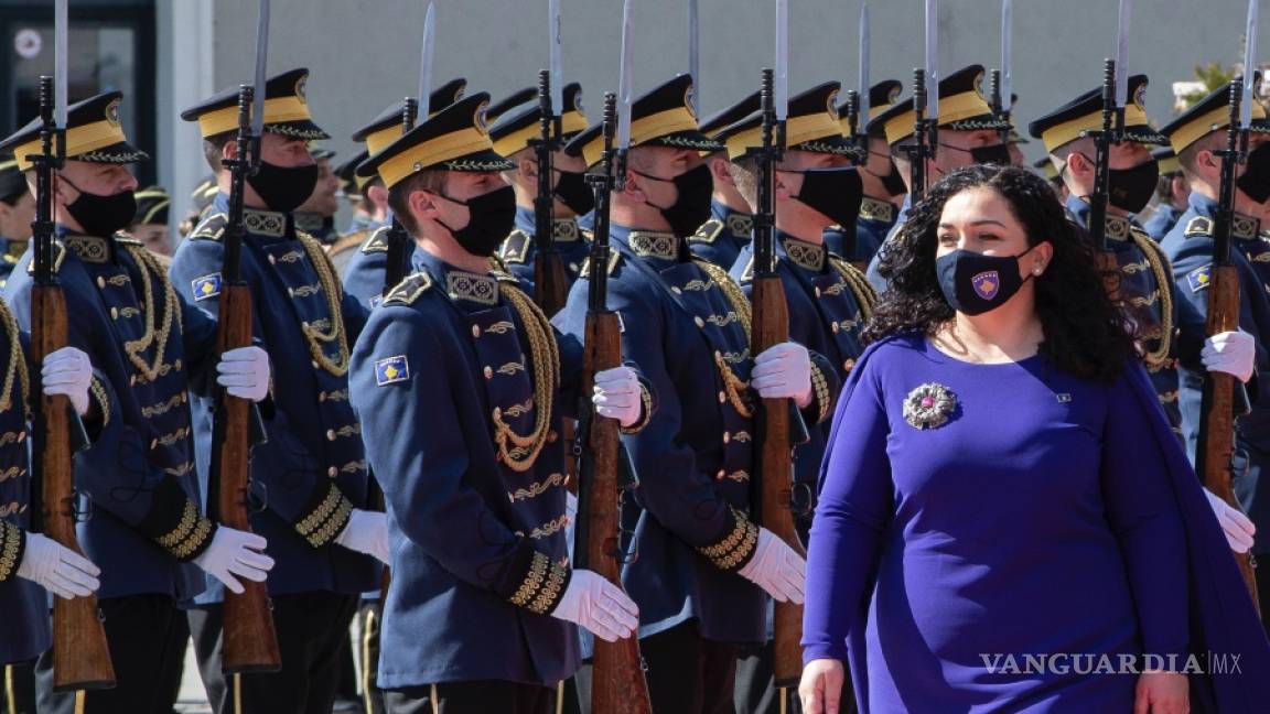 Vjosa Osmani-Sadriu es la segunda presidenta de Kosovo y la jefa de estado más joven del mundo