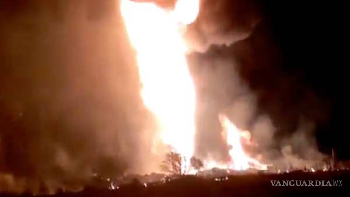 Huachicoleros perforan ducto de Pemex y provocan gran explosión e incendio en Axapusco (VIDEO)