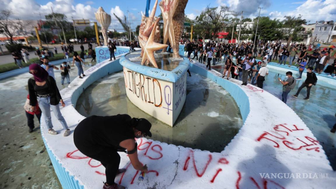 Protesta feminista en Cancún duró casi 6 horas; hay daños en edificios públicos